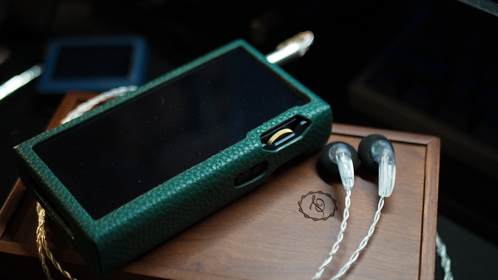 Luxury & Precision P6 Pro Advanced Discrete R-2R Portable Audio